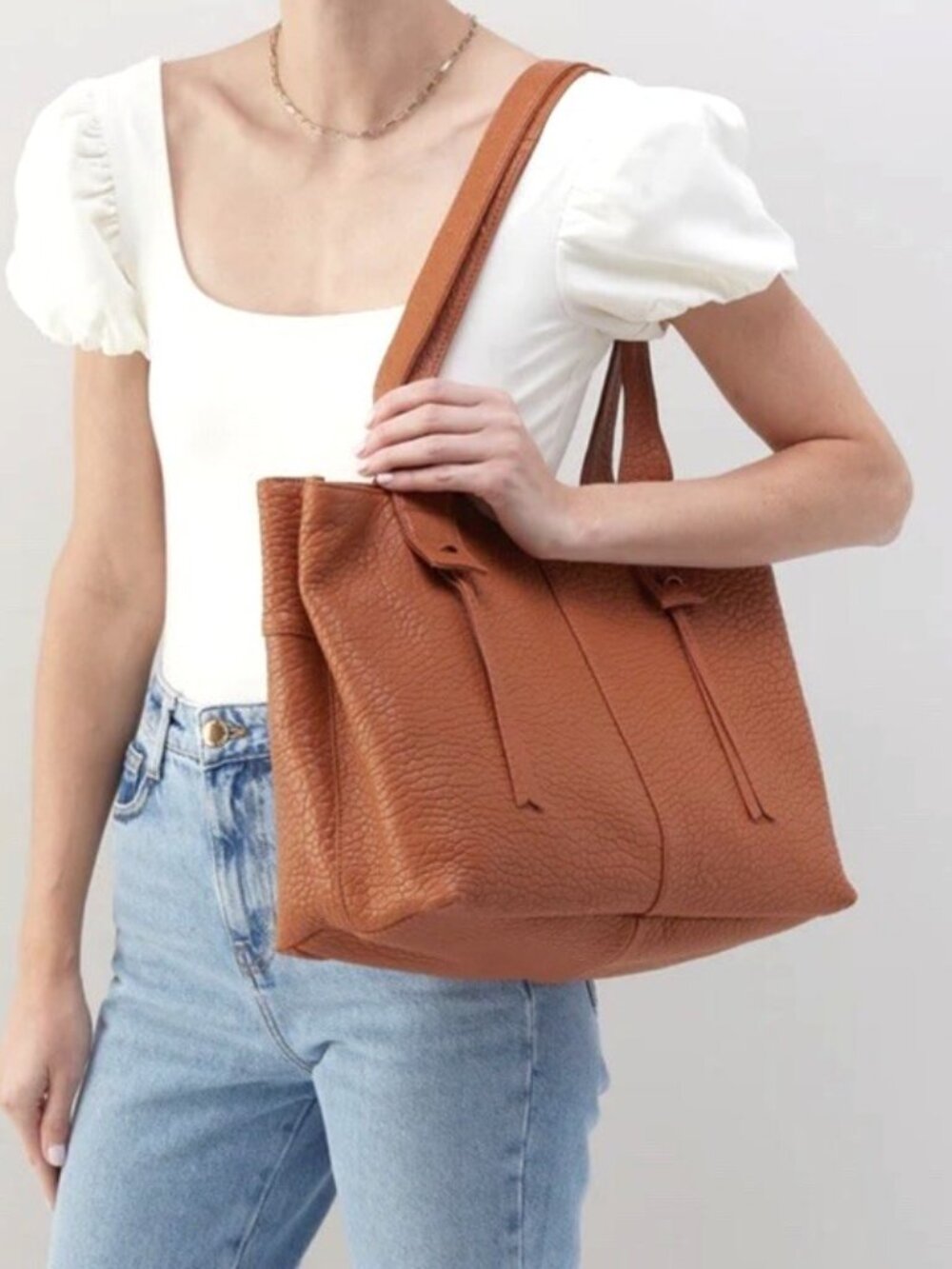 Hobo BONITA TOTE in Bubble Pebbled Leather